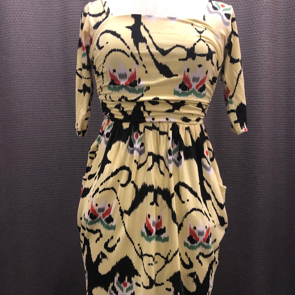 *sold* Loose Fitting Dress Sexy Back - Picture 1 of 2